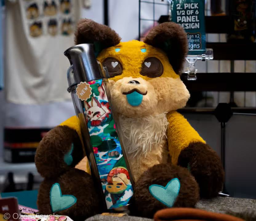 GaoPengToys's tweet image. Let us introduce you to UwU the kitsune! 

This silly creature the the lovely mascot of @sgicreations and we&apos;ve partnered up together to turn him into an actual plush! 

Pre-orders are officially avaliable on the sgicreations.art website!
Pre-orders run until the end of…