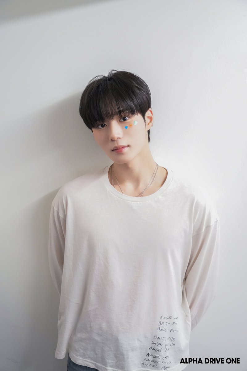 ALD1_PICS's tweet image. JUNSEO FROM MNET PLUS UPDATE 

#ALD1 #알파드라이브원