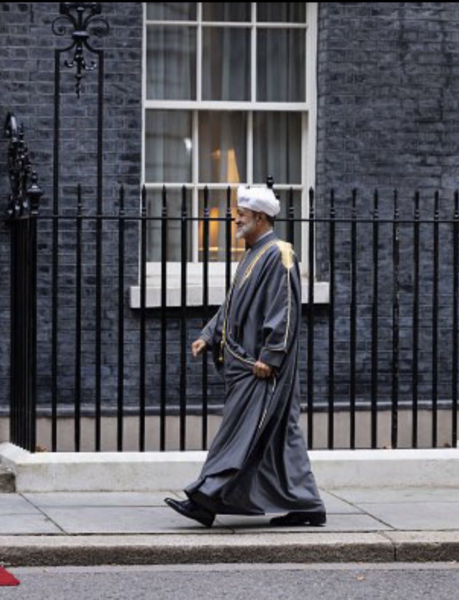 sultan_mq7's tweet image. صباحكم وطن :

أبارك لسيدي جلالة السلطان #هيثم_بن_طارق والأسرة الحاكمة الكريمة بمناسبة #اليوم_الوطني_العماني 

فرحتك يا سيدي هي فرحة وطن باسره أدام الله عليك الأفراح يا حبيب شعبك لأنك عزنا وفخرنا بين الأمم والشعوب 

ودائماً نردد : &quot;تحت بيرق سيدي سمعاً وطاعة&quot;