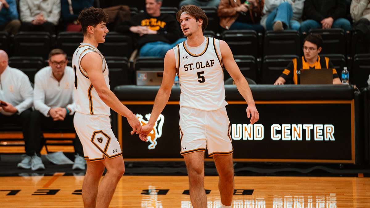 𝟐 𝐟𝐨𝐫 𝟐𝟎

AJ Uhl and Kobe Kirk scored 20 points apiece for <a href="/StOlafMBB/">St. Olaf Men's Basketball</a> in an 86-80 road loss to UW-River Falls.

RECAP: athletics.stolaf.edu/news/2025/11/1…

#OlePride | #d3hoops