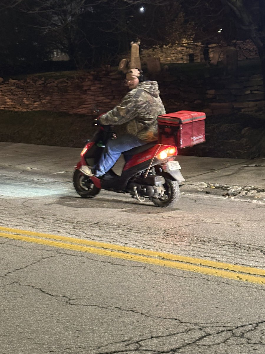 awesomeguyhomie's tweet image. This dasher fucks. #Expand