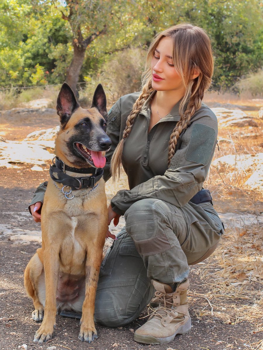 nataliafadeev's tweet image. Dogs are a soldier’s best friends… right after our guns, obviously 🐶💙