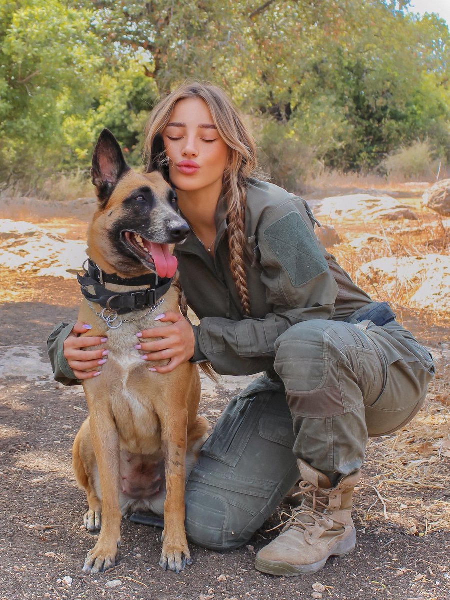 nataliafadeev's tweet image. Dogs are a soldier’s best friends… right after our guns, obviously 🐶💙