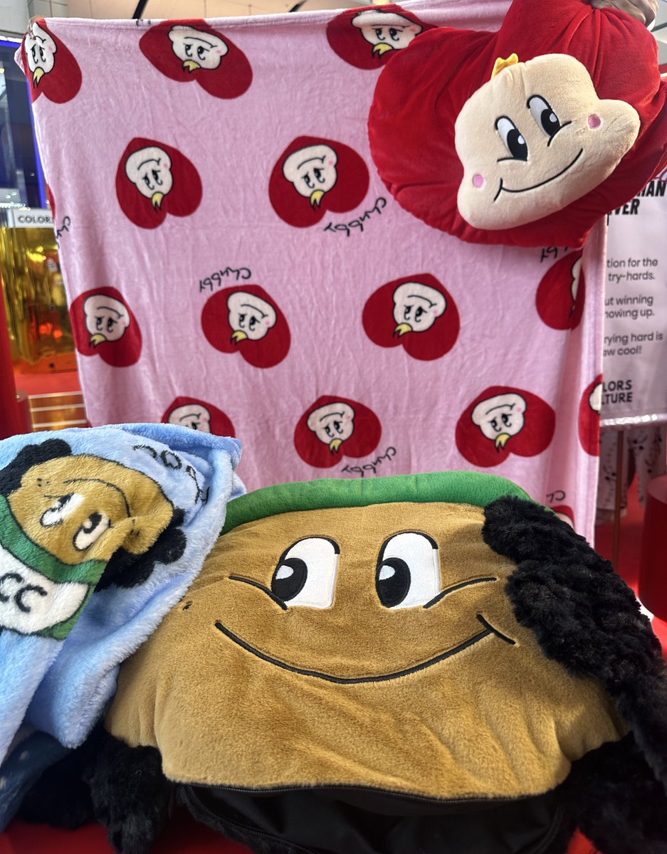 _muffinp's tweet image. หมอนผ้าห่มนะระสุดๆๆๆ เวลาเอาผ้าห่มออกน้องก็ยังฟูเหมือนเดิม พี่สต๊าฟแจ้งว่ารอรายละเอียดในเว็บ🤏🏻😭
#ColorsCulture #ppkritt