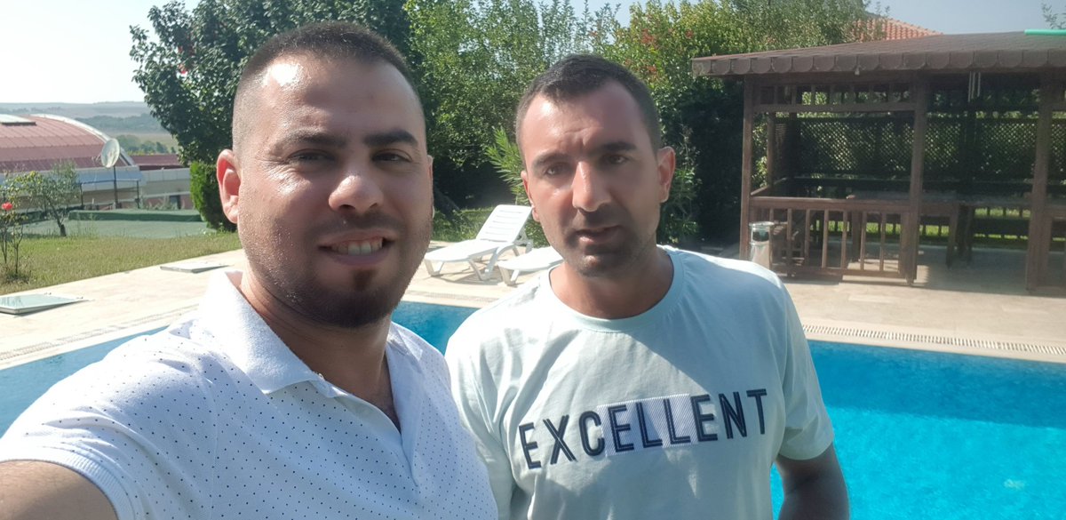 Ne gecelerin uykusu kaldı
Ne de gündüzün aydınlığı
Harfler mi eksildi yoksa kelimeler mi
anlamını yitirdi
Aklım ermedi, kalbim yetmedi bu sırra zamansız vedan olmadi abi beni neden yanlız bıraktın.
 #günaydin