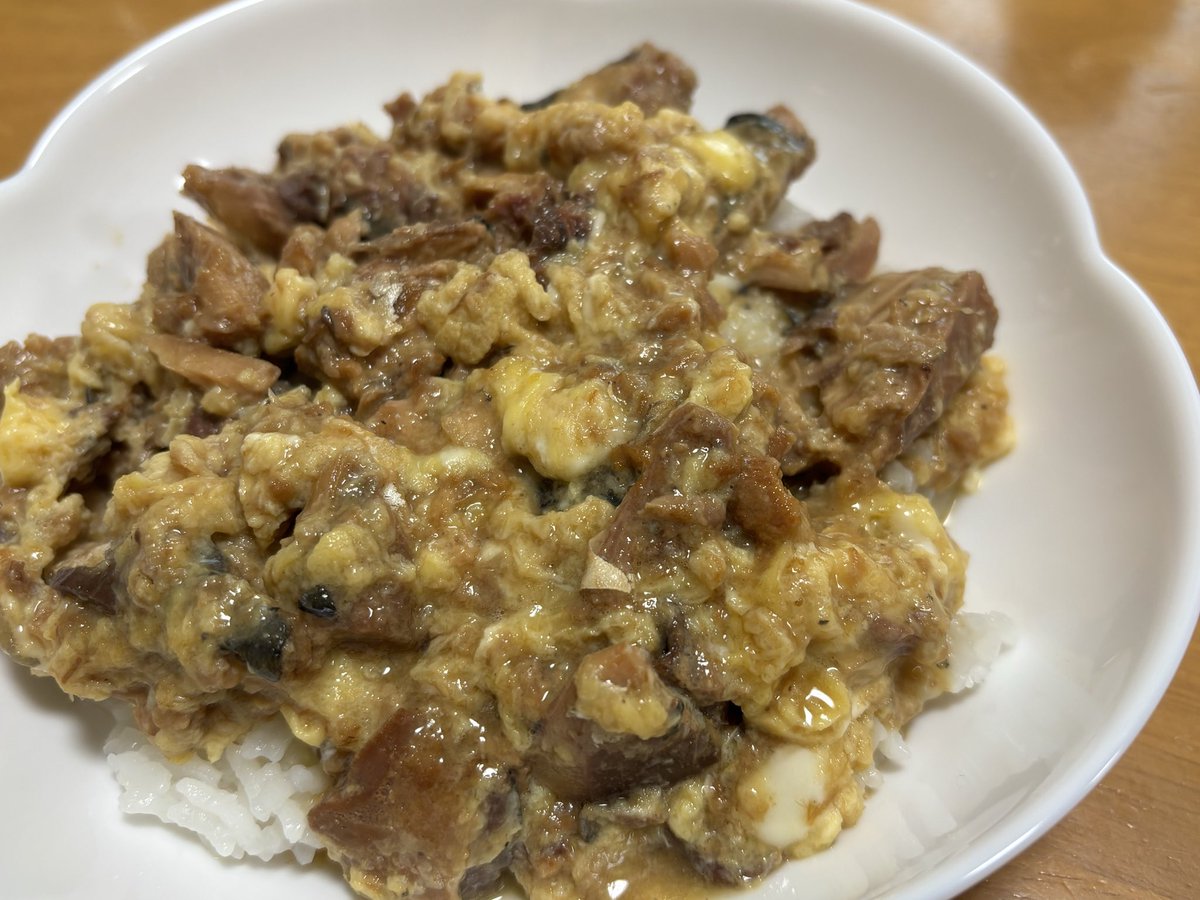 Fu_randachu_pm's tweet image. サバ缶卵とじ丼🐟
青のり買って来なきゃ

#今日の乱打飯