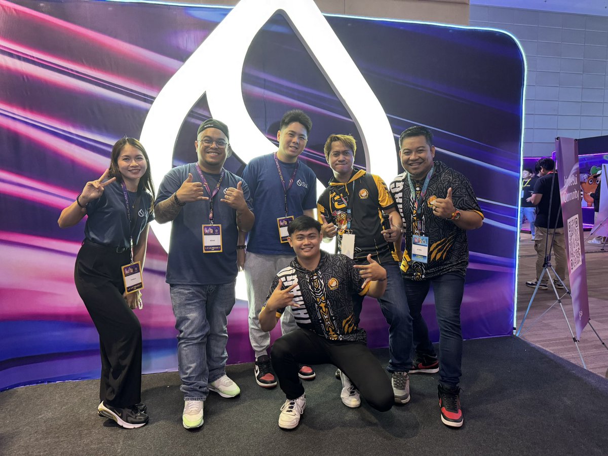 First Stop at YGG Play Summit is Sui Booth with <a href="/winddotsui/">wind</a> <a href="/jjonlydown/">JJ</a> #suiphilippines #suicommunityphilippines <a href="/SuiCommunity_PH/">Sui Philippines 🇵🇭</a> <a href="/SuiCommunity/">Sui Community Official</a>