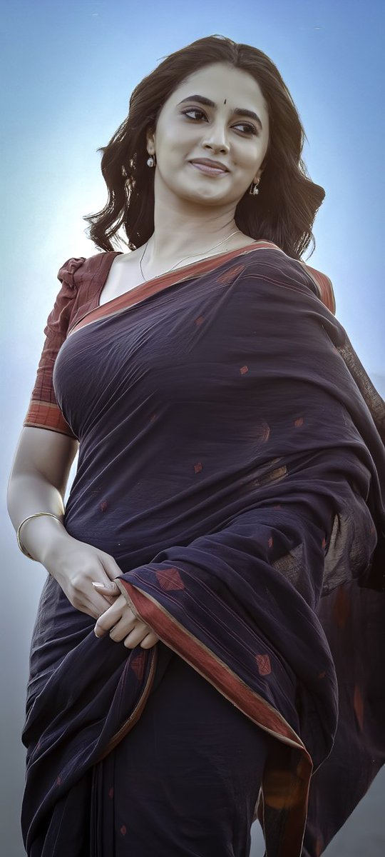 Itz_MichaelVj's tweet image. Gorgeous 🤌🏻 Bae ❤️

Pam 💘

#PriyankaMohan #PAM #HBDPriyankaMohan