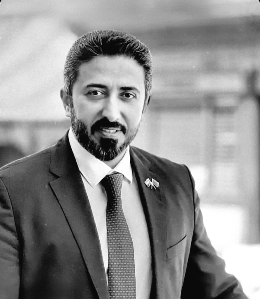 لا حول ولا قوة إلا بالله العلي العظيم 

فجعنا جميعا بخبر وفاة أسامة بن أحمد الشعفار ليلة أمس 
ولا نملك إلا أن نقول إنا لله وإنا إليه راجعون 

اللهم اغفر له وارحمه واسكنه فسيح جناتك يارب العالمين 
واربط على قلوب أهله وذويه وجميع أصحابه المقربين. وألهمهم الصبر والسلوان 
💔💔