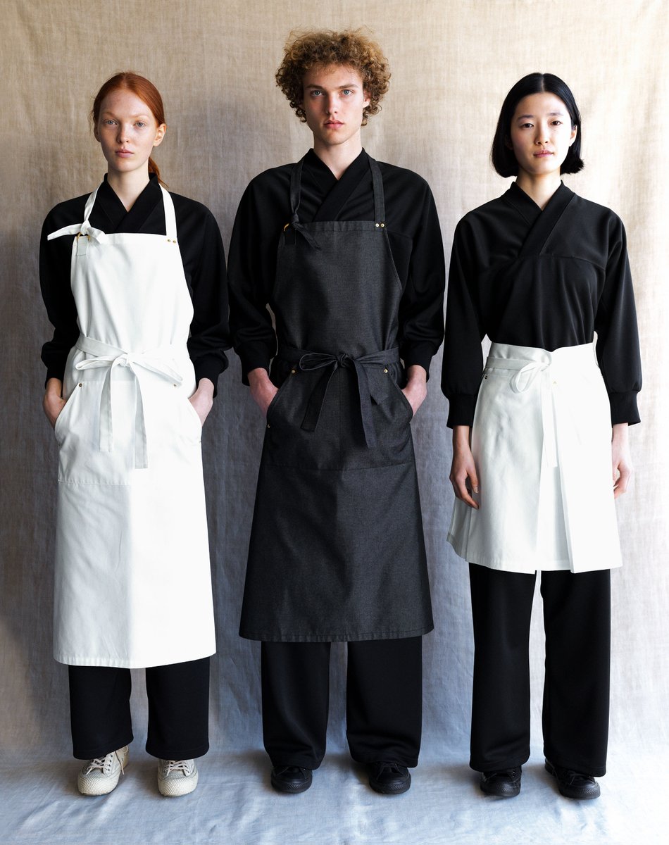 seven_uniform's tweet image. 「“デニム”と“道着”の融合」小野塚秋良デザインの新作ワーキングユニフォーム「 #HAKUÏ 33」は、袴エプロン、空手パンツ、陣羽織ベストなど「道着」に宿る機能と精神性を反映した #デニム 素材のシリーズ。単に“働きやすい服”を超えて“心の姿勢”をも整える装いです。 seven-press.com/story/16637/ #ハクイ