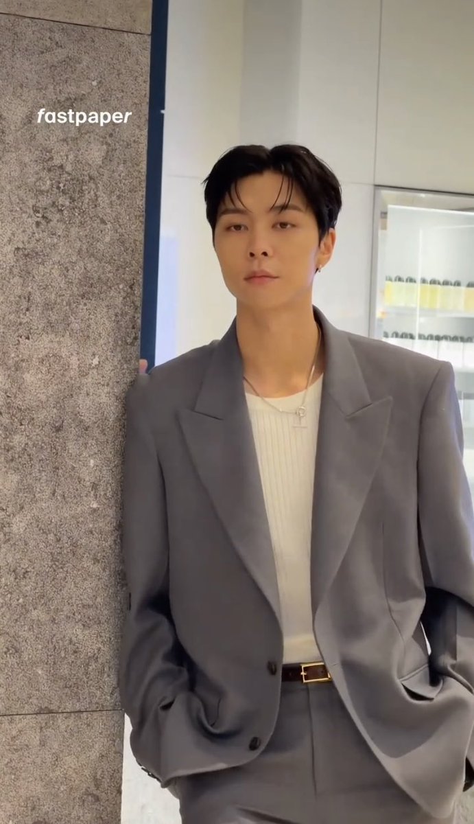 jsuhsource's tweet image. RETWEET &amp;amp; REPLY WITH THE HASHTAGS 💚

JOHNNY AT BYREDO JAMSIL FLAGSHIP

#ByredoXJohnnySuh
#Byredo 
#JOHNNY #쟈니 
@Byredo
