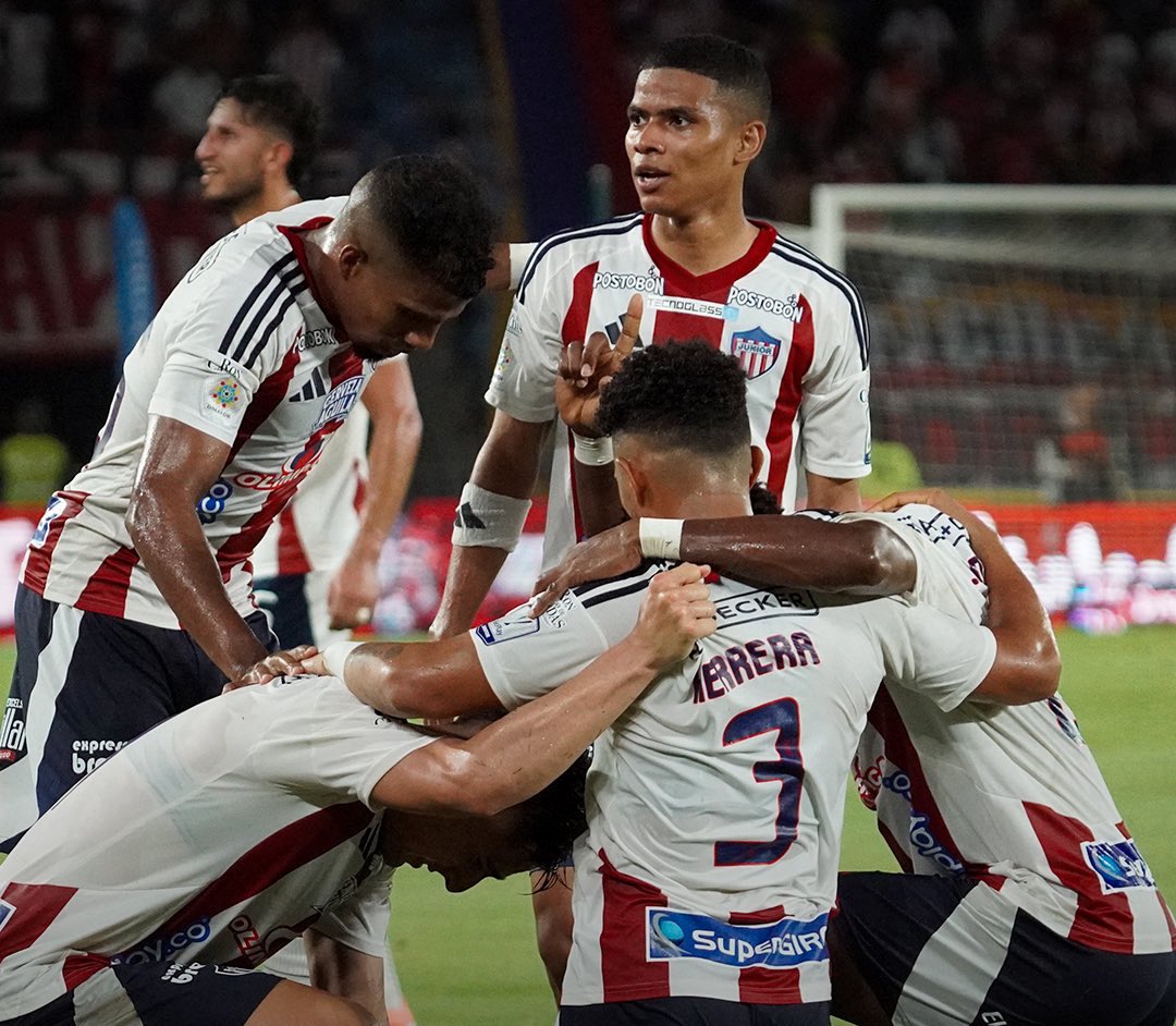 ¡ATACÓ EL TIBURÓN! ⚪️🔴🔵
#Cuadrangulares Grupo 🅰️

(Moreno 35')
🦈 JUNIOR: ⚽ 
 ⛰️ MEDELLÍN: 🚫

Comienza con todo el equipo de Alfredo Arias en los cuadrangulares que venía de ganarle a Nacional en la fecha 20. Está compitiendo y defendiéndose mejor. ¡Sueña el Juju!
