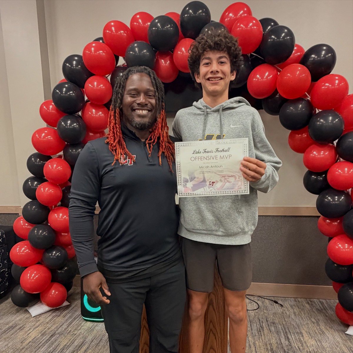 MicahAntoun's tweet image. Blessed &amp;amp; grateful to be a @LTHSCavFootball Freshman Offensive MVP!  So thankful for our coaches, teammates, parents and most of all GOD!!! #QB #Class29 #LTHScavsfootball 

@LTHSCavFootball 
@TFlanders405 
@Coach__Walters 
@coachshirey 
@TommyMangino 
@CoachHankCarter