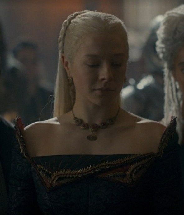 rhaenyrism's tweet image. they couldn’t get her legally, they couldn’t paint her in a bad light infront of the smallfolk, they couldn’t erase her impact. queen