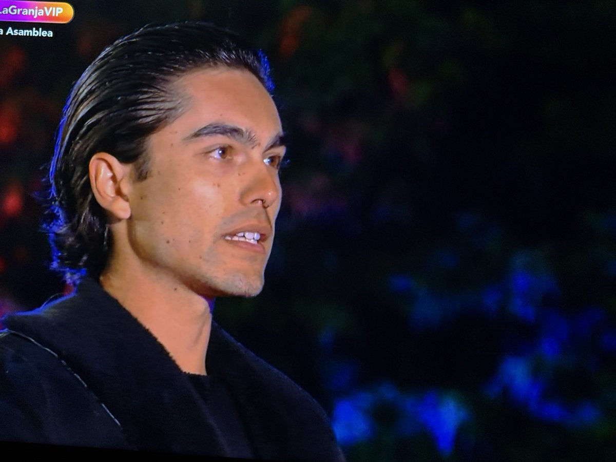 Alexxochoa's tweet image. Jajaja el que disque defiende a Teo por ser gay, cuando en la primer semana está grabado que le dijo gordo gay y lo necesitaba fuera! Hipócrita !  #LaGranjaVIP