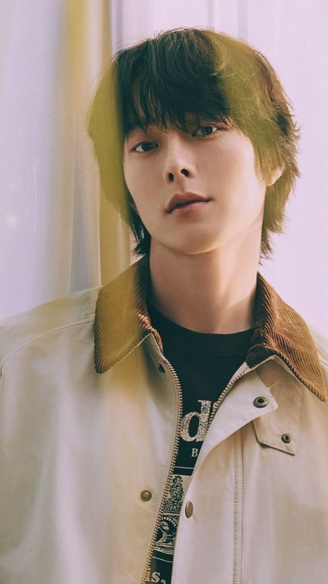 Natamarsol's tweet image. #JangKiYong nos trae mal a todas en #DynamiteKiss así que vamos con repaso de su trayectoria
Vale recordar que empezó su carrera en el modelaje 
Va hilo