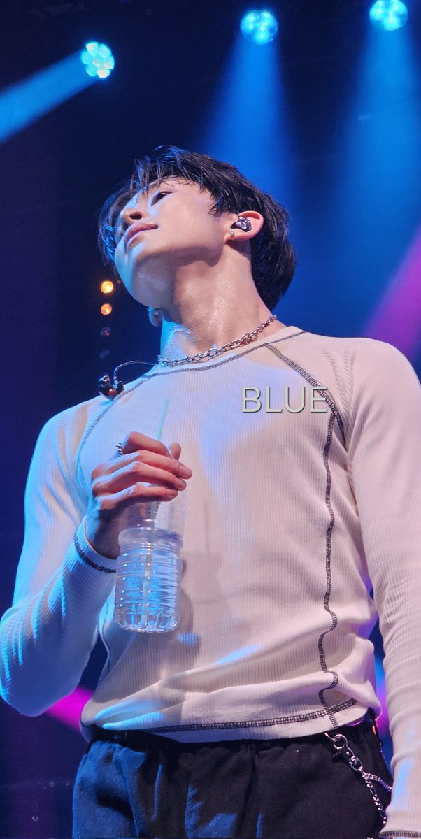 Suffering_Blue's tweet photo. #리온 #LEON #TRENDZ  #트렌드지 #TRENDZinAmsterdam
#TRENDZEuropeTour #GLOWTour
#TRENDZGlowTour https://t.co/a81uTtWKDp