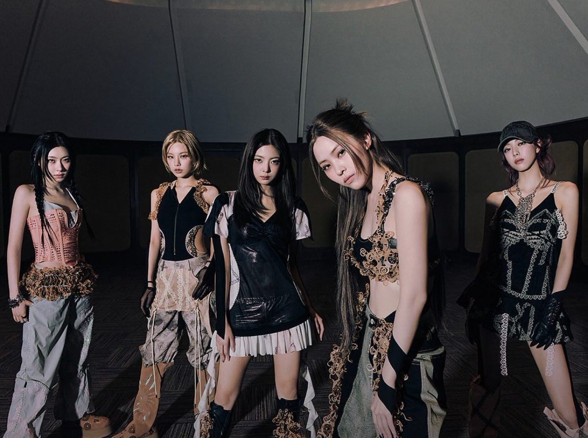 itzypopbase's tweet image. ITZY has sold a total of 7.1 million copies of their albums (Circle Digital).