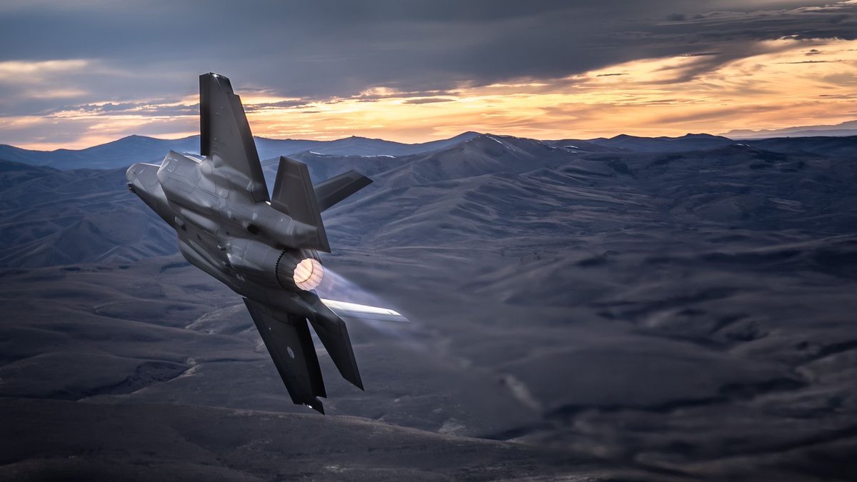 pbsmaal's tweet image. Gunfighter Flag @ MtnHomeAFB: multiple assets, complex scenarios focused on Integrated Air Missile Defense and Counter A2AD Scenarios.  Our F-35’s are performing amazing thx to the embridled commitment of all in our  Detachment.  #airpower 📷@JuliettDelta15 #322FS @Kon_Luchtmacht