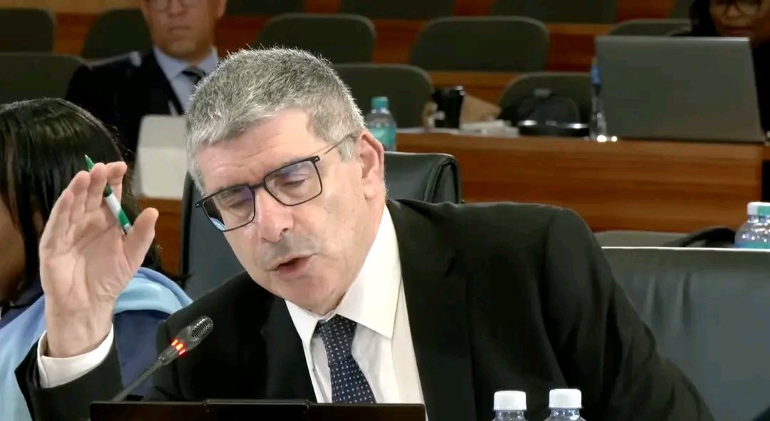 His name is Advocate Matthew Chaskalson 🔥👌🫶
His the evidence Leader at the #MadlangaCommission 👏🙌💐

Let's make him Trend 

Brown Mogotsi