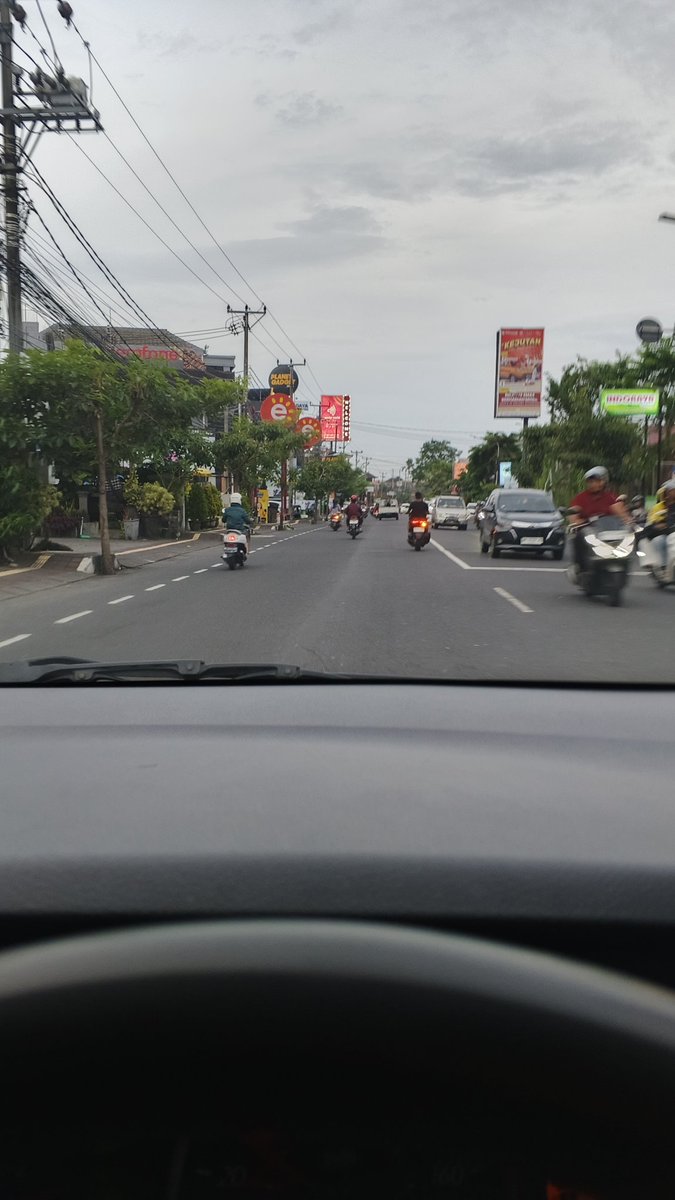 Terpantau ramai lancar &amp; mendung 😁