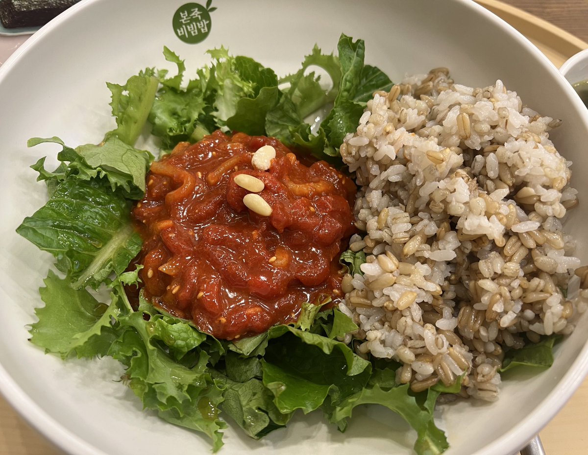 점심: 엄마 제육
저녁: 육회비빔밥

러닝하고 입맛 없어서 점심을 반도 못 먹었더니 저녁때 배고파서 길 가다 말고 그냥 눈 앞에 보이는 식당 들어가서 떵개함

배 안고파도 입맛 없어도 잘 챙겨묵자