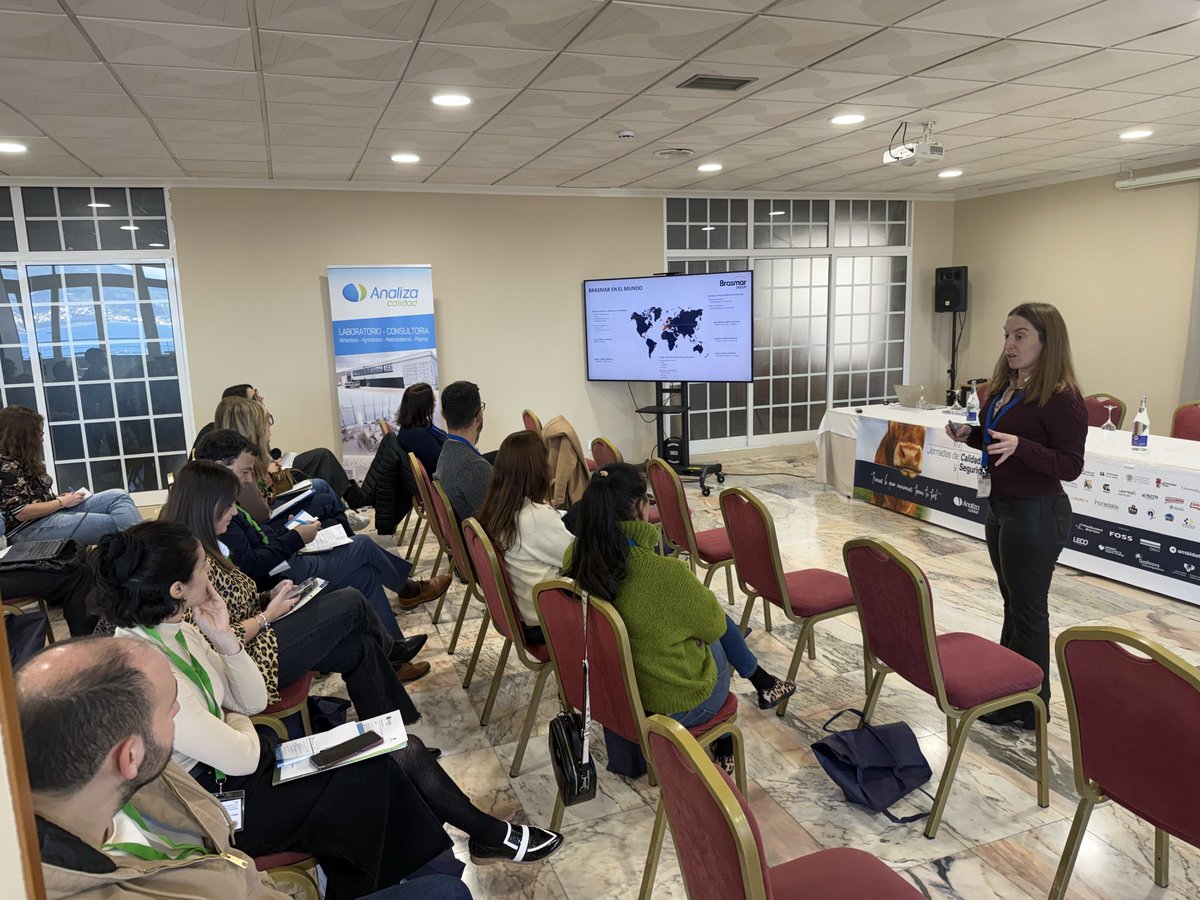 LuisMGallego's tweet image. Dora Maia. Quality Manager. La Balinesa (Grupo Brasmar)

#SeguridadAlimentaria en la cadena global de #alimentos: desafíos de los #riesgos #microbiológicos

Hoy en Hotel #Bahia en #Puerto de #Vigo 

#JornadasAnaliza 

#Calidad y #SeguridadAlimentaria