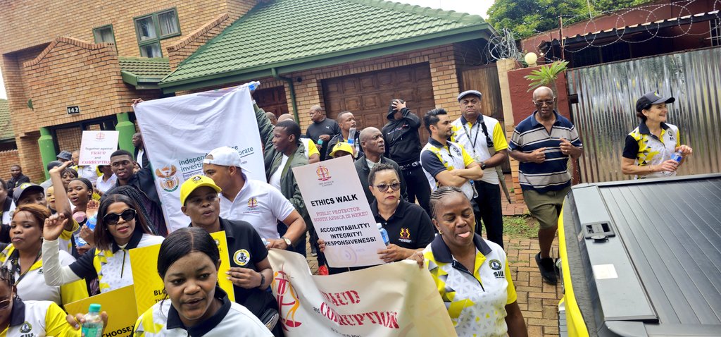 PublicProtector's tweet image. #SIUEthicsWalk #FraudAwarenessWeek #StopFraud #Whistleblowers #StrikeAgainstCorruption