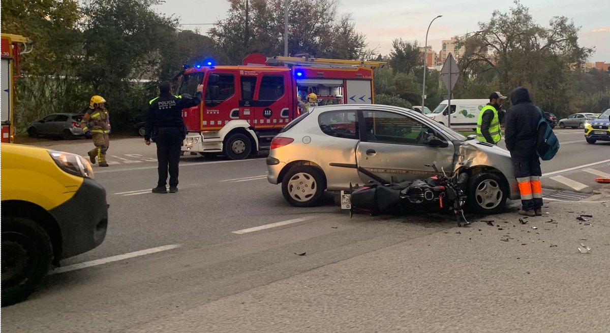 🔴 Un ferit greu pel xoc entre turisme i una motocicleta a la comarcal 1413 de #rubicity. 
radiorubi.cat/news/un-ferit-…