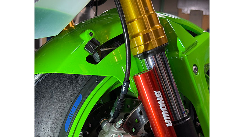 plot_p2's tweet image. 【SWAGE-LINE PRO】KAWASAKI　ZX-10R　21～25年モデル用が新発売！   

詳しくはこちら 
plotonline.com/news/detail.ht…

#SWAGELINEPRO #スウェッジラインプロ #KAWASAKI #カワサキ #ZX10R