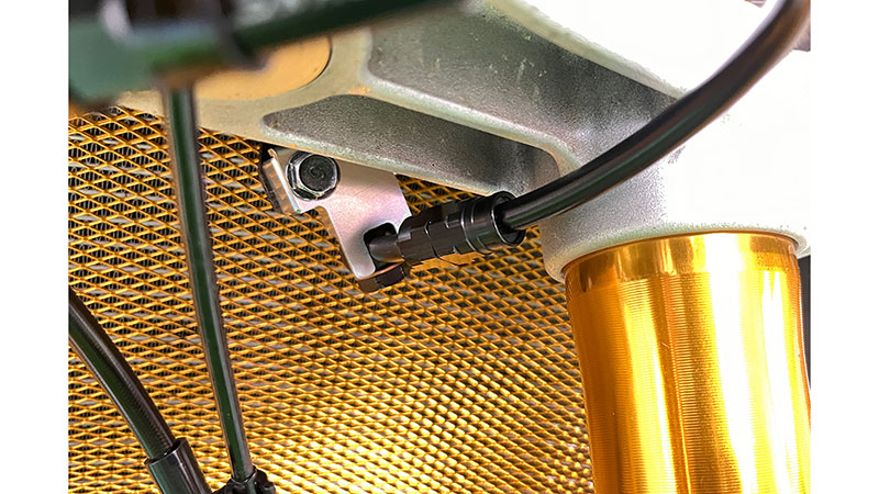 plot_p2's tweet image. 【SWAGE-LINE PRO】KAWASAKI　ZX-10R　21～25年モデル用が新発売！   

詳しくはこちら 
plotonline.com/news/detail.ht…

#SWAGELINEPRO #スウェッジラインプロ #KAWASAKI #カワサキ #ZX10R