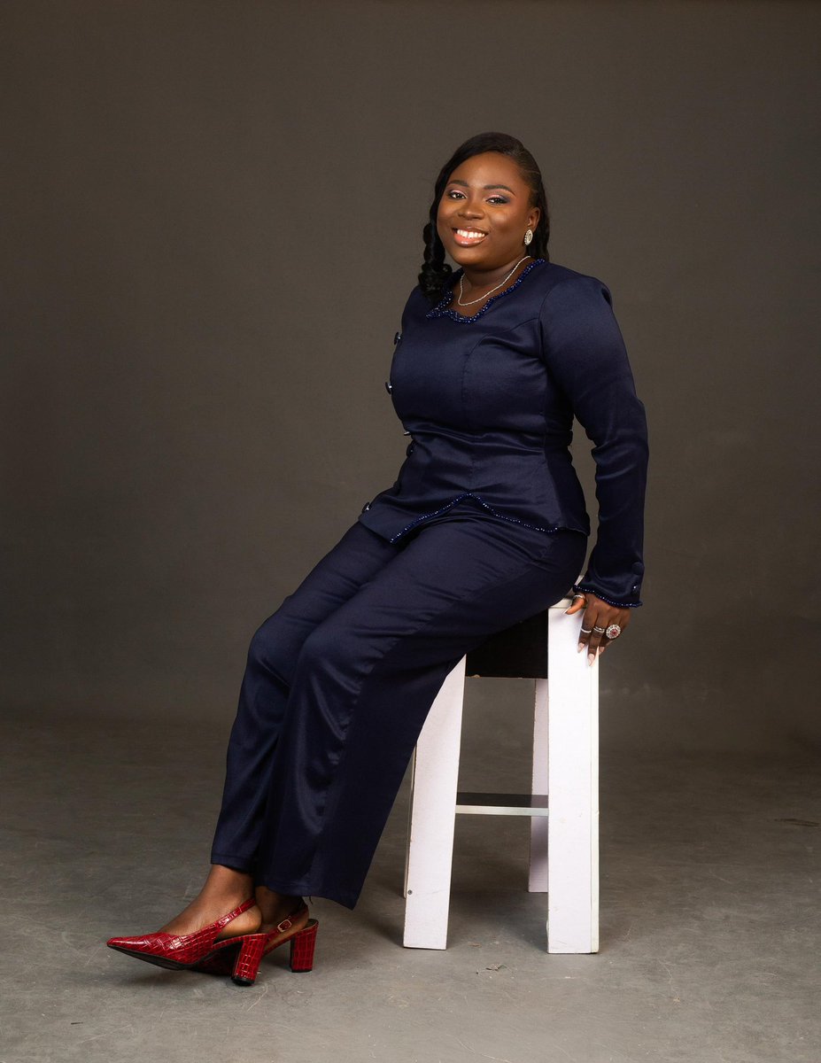 babygirldams's tweet image. DEFERRED 4 SEMESTERS, BEAT CANCER, WENT BACK TO SCHOOL, GRADUATED WITH A FIRST CLASS, BEST IN NURSING PROFESSIONAL EXAM

WHAT A COMEBACK!!!!
ODUMERU AMEERAH, RN,RM,BNSC
My sister 🥹😭😭😭😭❤️❤️