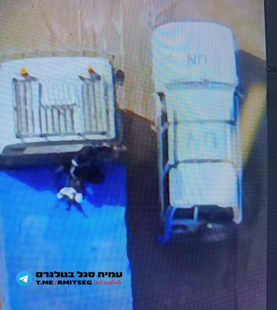 🔴 ISRAEL EN GUERRE: L'ONU COLLABORE toujours avec le Hamas!! 

Selon un témoignage d'un combattant à Gaza :

« L'aide est entièrement destinée au Hamas. Des camions arrivent, chargent les palettes près de Zikim, puis parcourent 3 à 4 km sur la côte, où un terroriste armé du