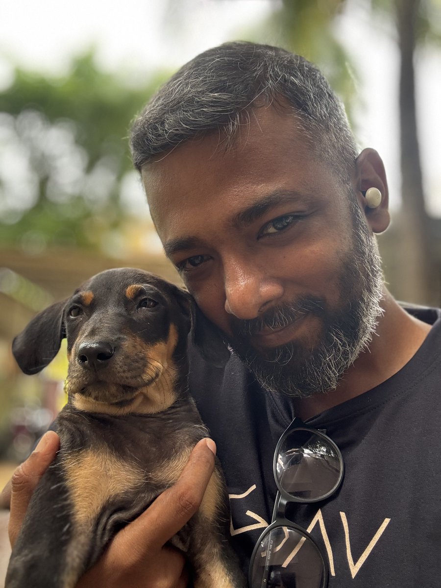 Siva_Bharani's tweet image. Shot on #iphone15pro #noedit 

4th photo was shot on #nothingphone3

#dog #puppy