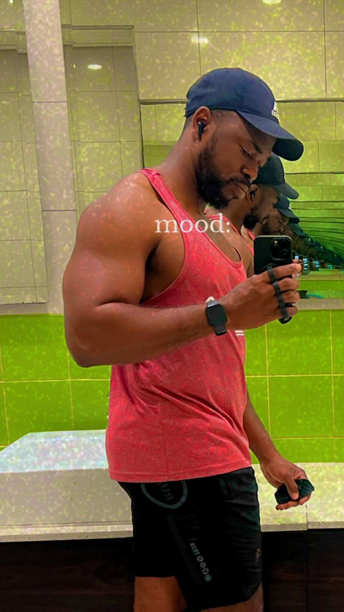 iztoriii's tweet image. Sometimes I just have to remind myself that I&apos;m doing the best I can... Life comes at you fast but you just got to keep going...

#chestday #postworkout #shoulder ✨