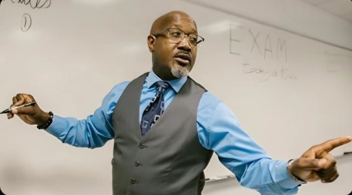 X_aggerator's tweet image. It is &apos;Chat&apos; and not &apos;chart&apos; as per your context.