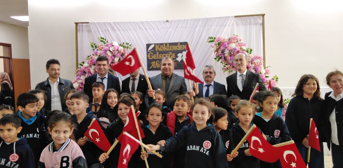 Kozan_MEM's tweet photo. İlçe Milli Eğitim Müdürümüz Sn. Özgür Çelik ve Şube Müdürlerimiz, Şabanata İlkokulu’nun ev sahipliğinde emekli öğretmenlerimizle “Öğretmenler Günü” vesilesiyle bir araya geldiler.

@tcmeb @Yusuf__Tekin @tufekciyusuf @celikozgur80 https://t.co/sxcQJ3icdz