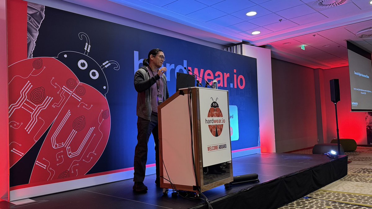 antriksh_s's tweet image. Finally the legend is here ‘Bunnie ‘ is at @hardwear_io ! #keynote