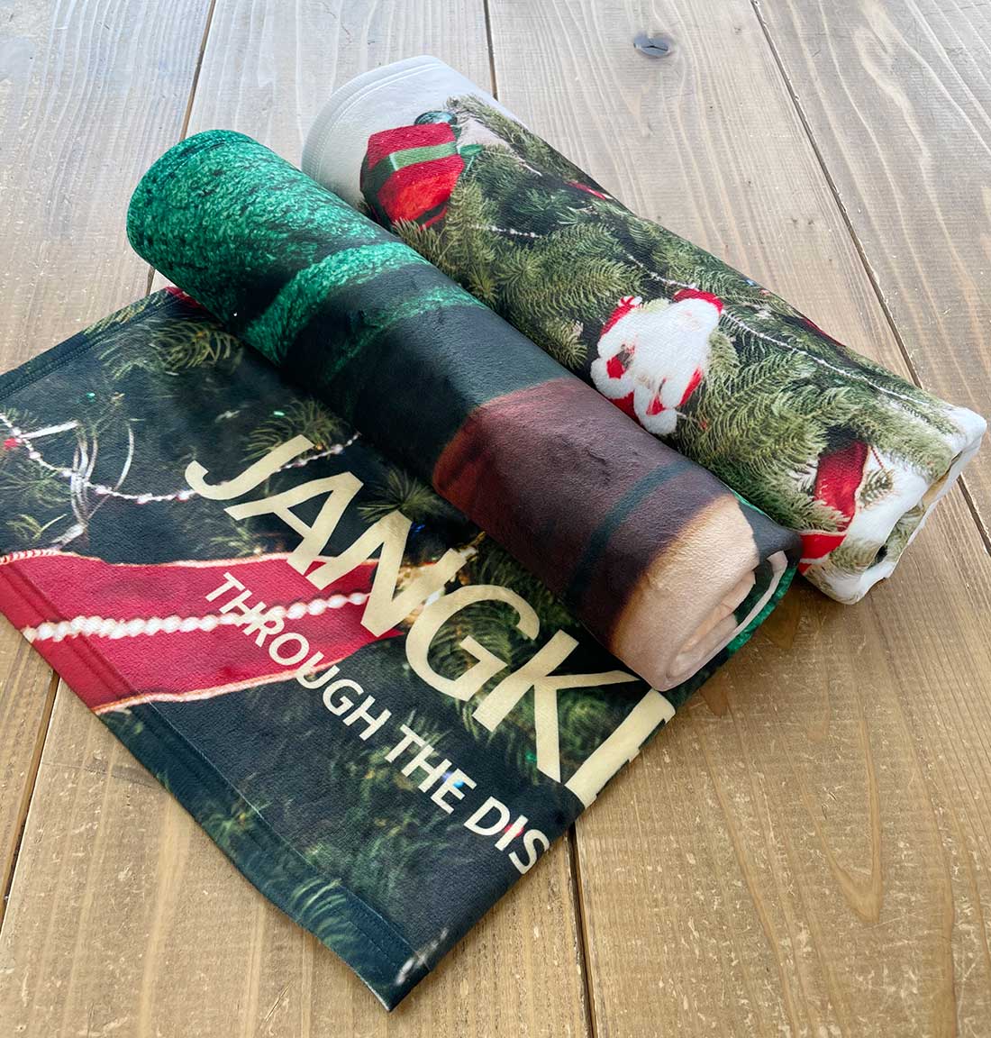 AP-STORE'25Xmas 人気の「ボアブランケット」は4種の絵柄からお選