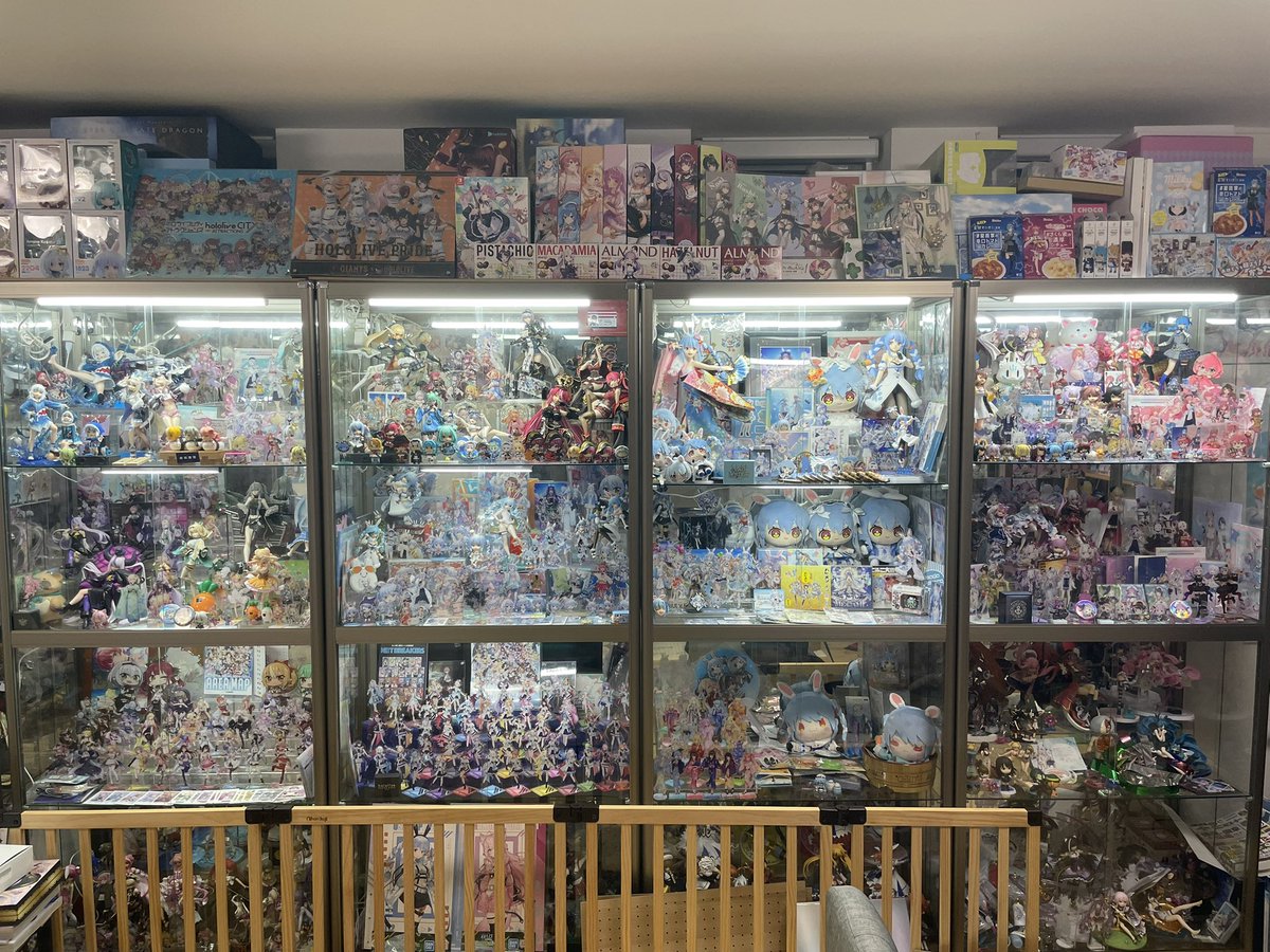 sasamimax's tweet image. 30代vtuberと映画好きな一般家庭のリビングです。