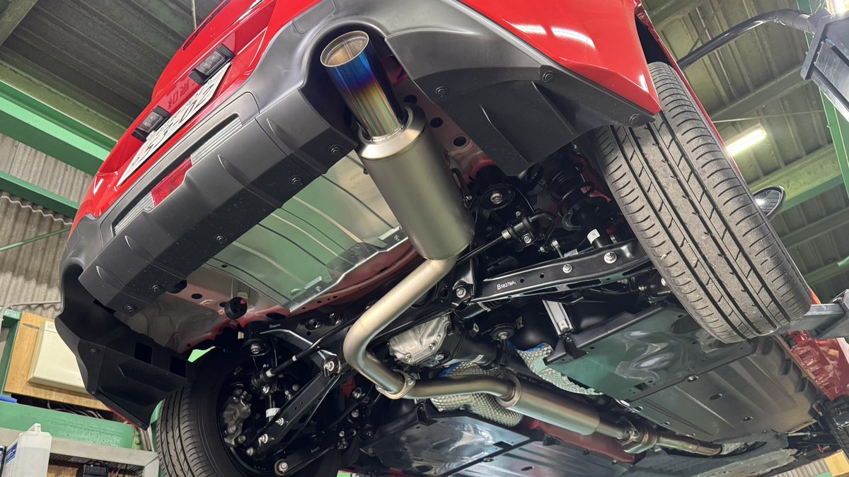 KondoEng's tweet photo. 待望の？GR86（ZN8）用の
極フルチタンマフラー車検対応version
《ストリートスペック》が遂にできました‼️

今回は右1本出し仕様で
詳細は追ってまたご案内いたします♫
※ほぼ製品版ですがプロトタイプです。

BRZ（ZD8）も来年にはなりますが
発売いたします～ https://t.co/7lr307ioHD