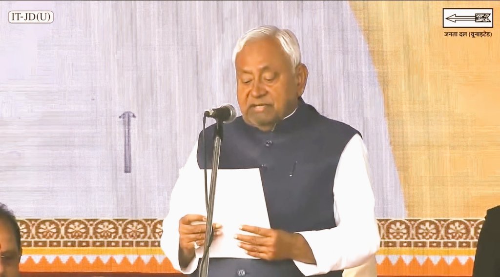 IndiaAllliance's tweet image. चुनाव नहीं लड़ें विधायक नहीं हैं फिर भी CM बने हैं नीतीश कुमार जी,
6 महिने बाद ये उपचुनाव लड़ेंगे और रंगा-बिल्ला इन्हें हरा देंगे और अपना cm बना देंगे देखना।
#NitishKumar