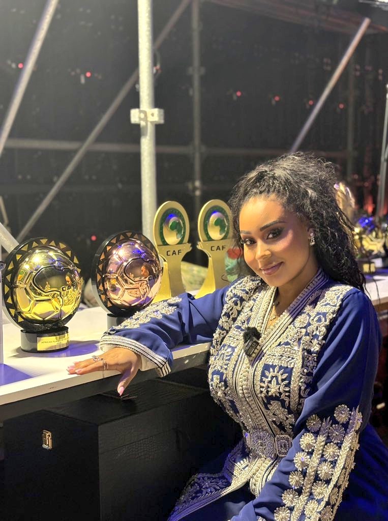 Skillfulo7's tweet image. So proud of @SirayahShiraz Shiraz representing at the CAF Awards yesterday night 🙌🏾 Watching her on TV is surreal. A true inspiration for Black female journalists everywhere. Keep shining, queen! ✨📺🖤 #CAFawards #blackexcellence