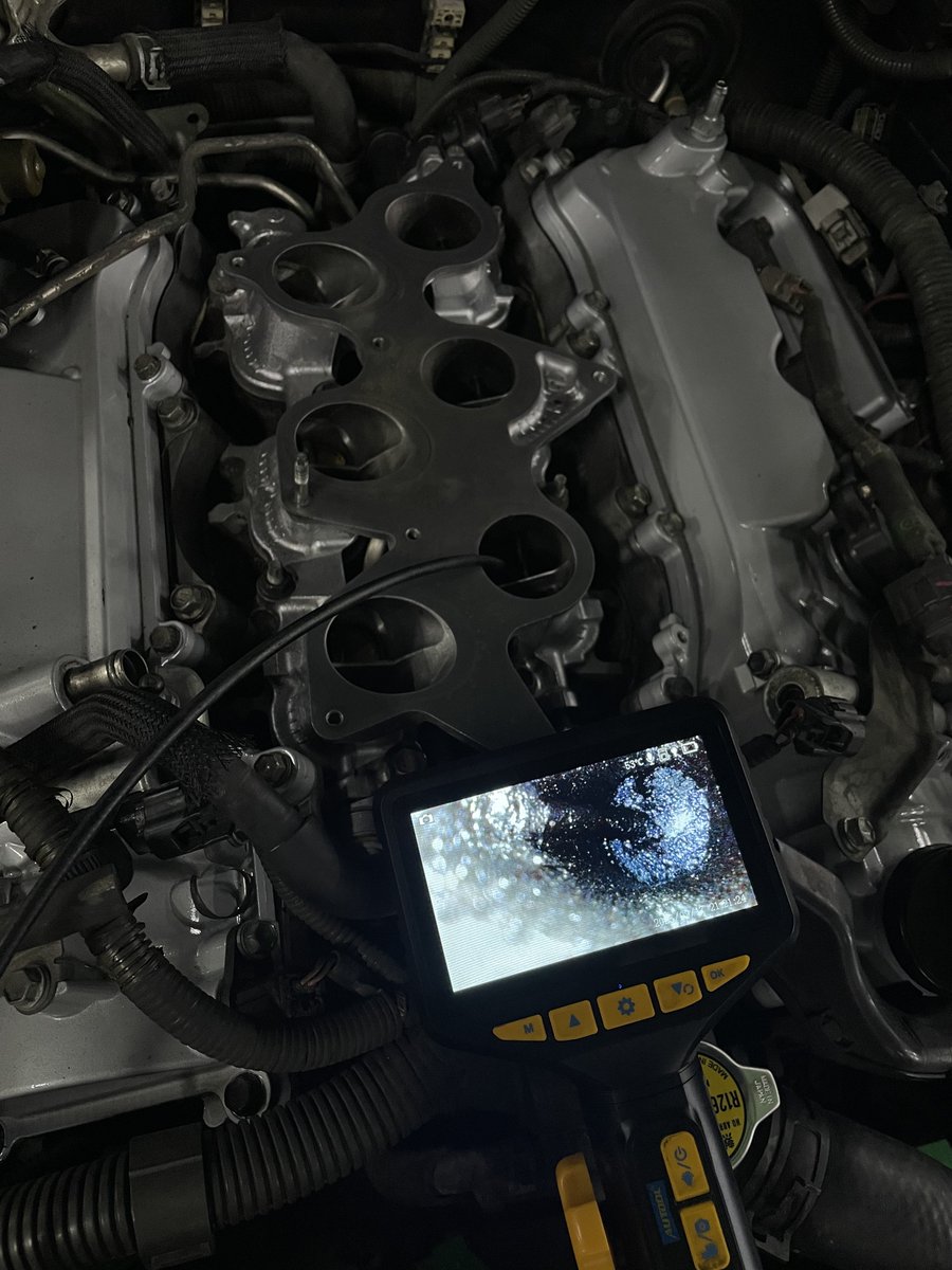 Pelabur_Bijak's tweet photo. Pernah rasa kereta Toyota kau makin berat?
Idle tak smooth?
Minyak cepat hitam?
Petrol makin kuat makan?

Ramai ingat enjin dah tua… tapi sebenarnya ada satu masalah kecik tapi impak besar…

Ada carbon tebal dekat belakang valve and intake dah kotor berminyak. https://t.co/wo2ZKn8qKj