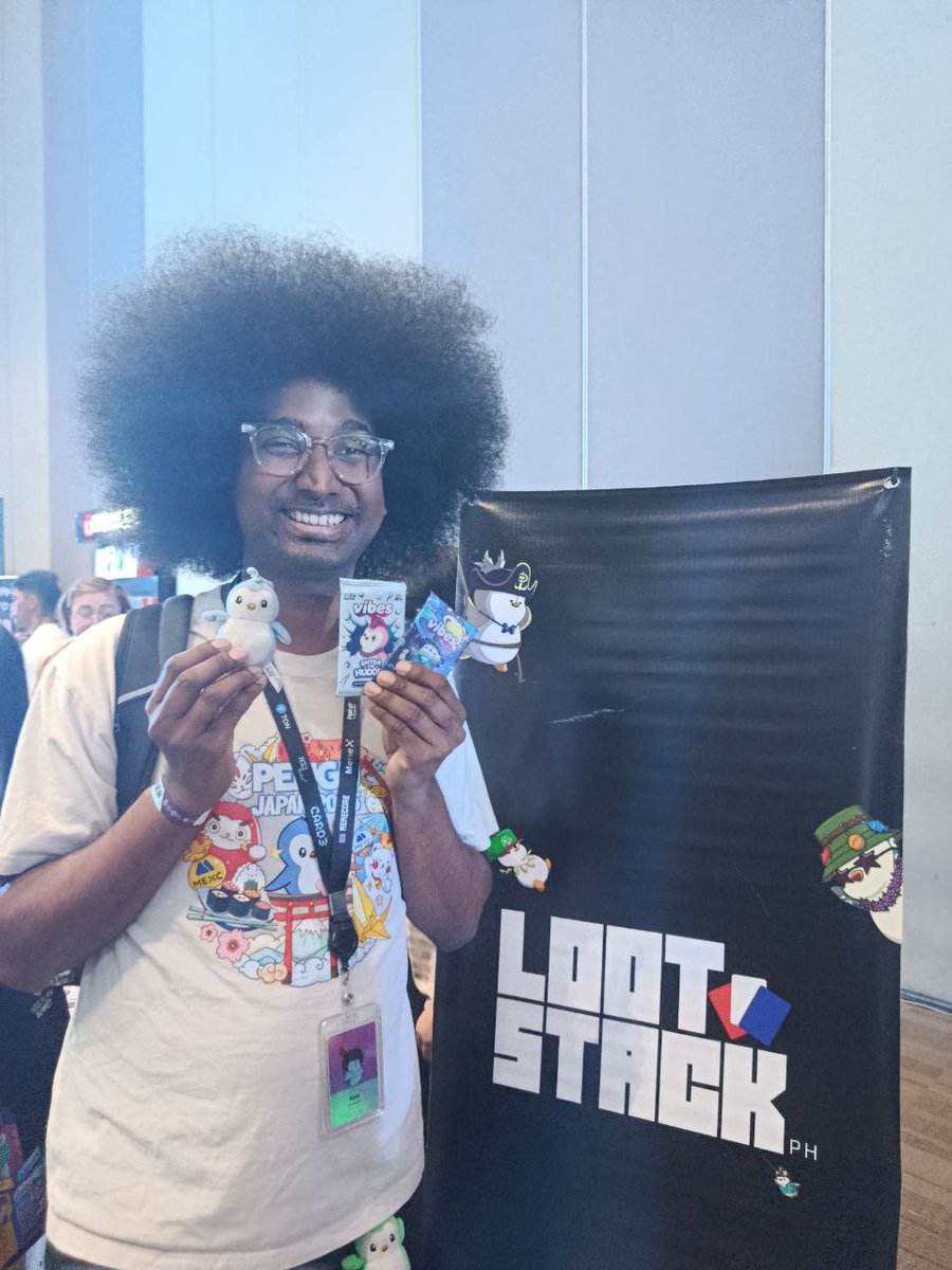 LootStackPH's tweet image. Thank you @magicross7  for dropping by at our booth here @YGGPlaySummit  ☺️