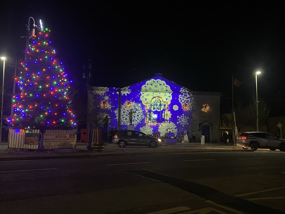 I think we have the best decorated court house in the country. 🎄