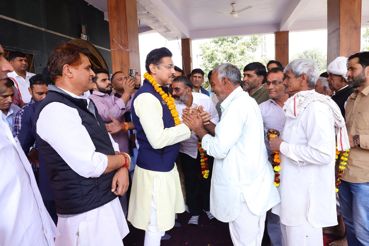 आज भांभोरी में मिला अपनापन दिल में बस गया।

लोगों की मुस्कान, आशीर्वाद और साथ मिलकर किए गए विकास के काम…आप हमारी ताक़त है, प्रेरणा है।
#Jaipur