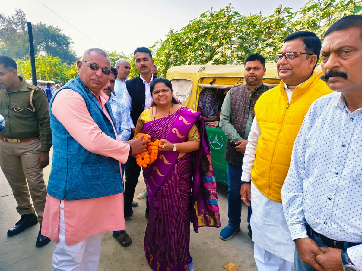 जनपद महाराजगंज के नौतनवा विधानसभा क्षेत्र में टोल टैक्स पर कार्यकर्ता बंधुओं द्वारा किए गए आत्मीय स्वागत और अभिनंदन के लिए हृदय से आभार। आज आप सभी का यह स्नेह और समर्थन हमारे सेवाभाव, जनसमर्पण और विकास के संकल्प को और अधिक मजबूत बनाता है! 🙏🏻