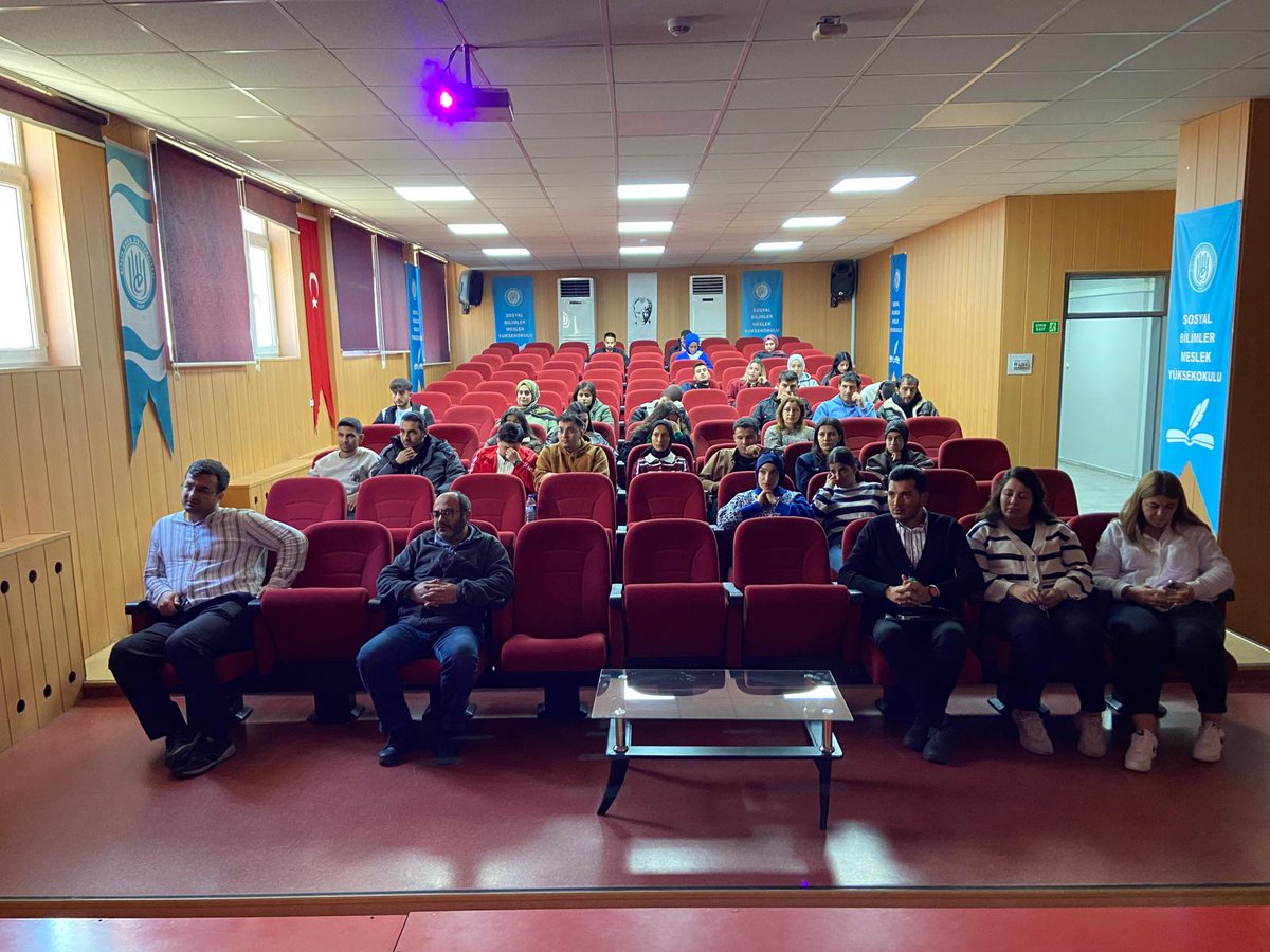 TC_DAKA's tweet image. DAKA Bitlis Yatırım Destek Ofisi tarafından Bitlis Eren Üniversitesi Sosyal Bilimler Meslek Yüksekokulu&apos;nda Siber Vatan Programı bilgilendirme toplantısı gerçekleştirildi.

🌐 Başvuru: sibervatan.org
📅 Son başvuru tarihi: 22 Kasım 2025

@beusosyalmed 
@siber_vatan