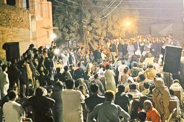 فیصل آباد صرف شیر کا!

این اے 96 فیصل آباد سے مسلم لیگ ن کے نامزد امیدوار بلال بدر چوہدری کی انتخابی مہم بھرپور انداز میں جاری۔ گذشتہ رات فیصل آباد کے چک 58 جی بی میں رہنما مسلم لیگ (ن)  طلال چوہدری نے عوامی اجتماع سے خطاب کیا۔